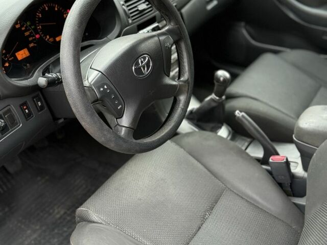 Серый Тойота Авенсис, объемом двигателя 2 л и пробегом 300 тыс. км за 3250 $, фото 11 на Automoto.ua