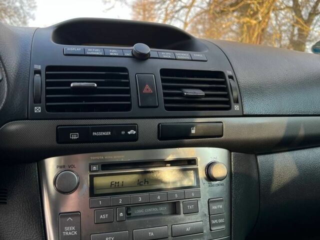 Серый Тойота Авенсис, объемом двигателя 1.8 л и пробегом 190 тыс. км за 5700 $, фото 11 на Automoto.ua