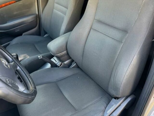 Серый Тойота Авенсис, объемом двигателя 2 л и пробегом 300 тыс. км за 2900 $, фото 10 на Automoto.ua