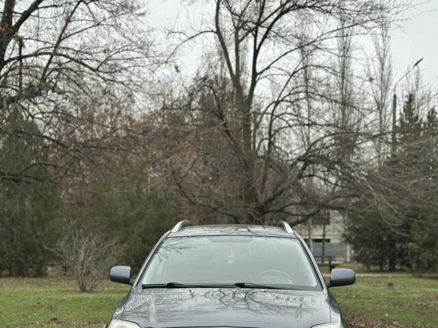 Серый Тойота Авенсис, объемом двигателя 2 л и пробегом 300 тыс. км за 3550 $, фото 1 на Automoto.ua