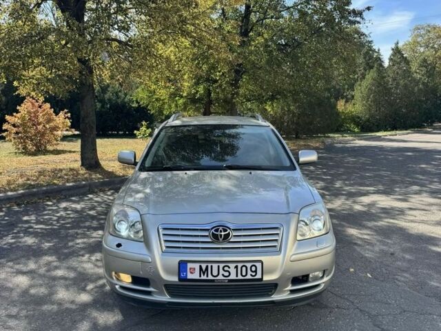 Серый Тойота Авенсис, объемом двигателя 2 л и пробегом 300 тыс. км за 2900 $, фото 1 на Automoto.ua