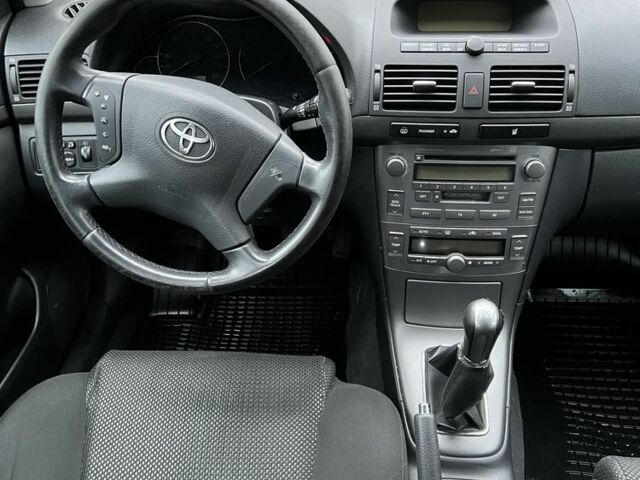 Серый Тойота Авенсис, объемом двигателя 2 л и пробегом 336 тыс. км за 2600 $, фото 11 на Automoto.ua