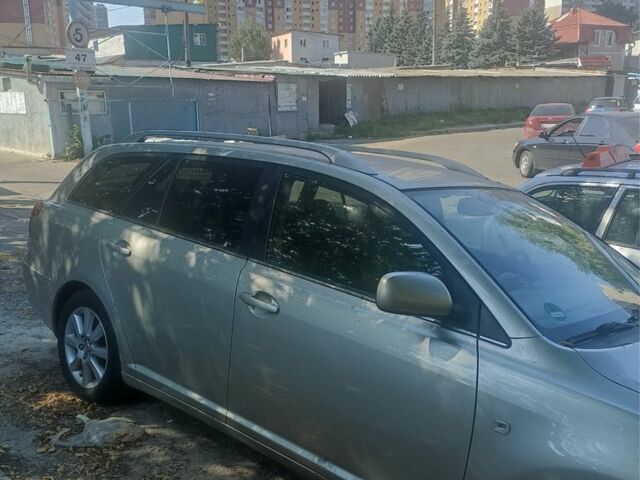 Серый Тойота Авенсис, объемом двигателя 1.8 л и пробегом 243 тыс. км за 5154 $, фото 2 на Automoto.ua