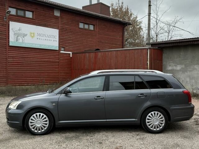 Серый Тойота Авенсис, объемом двигателя 2 л и пробегом 300 тыс. км за 3250 $, фото 3 на Automoto.ua