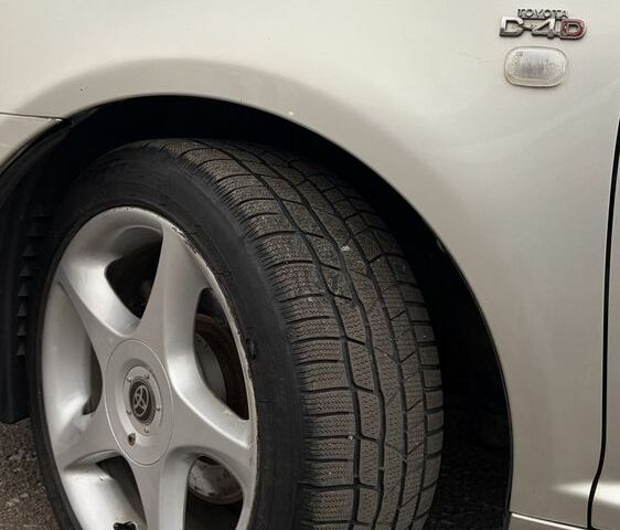 Серый Тойота Авенсис, объемом двигателя 2 л и пробегом 300 тыс. км за 3250 $, фото 19 на Automoto.ua