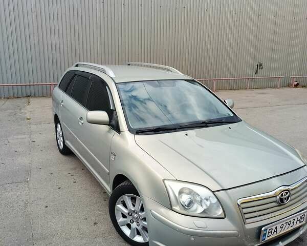 Серый Тойота Авенсис, объемом двигателя 2.2 л и пробегом 262 тыс. км за 6500 $, фото 1 на Automoto.ua