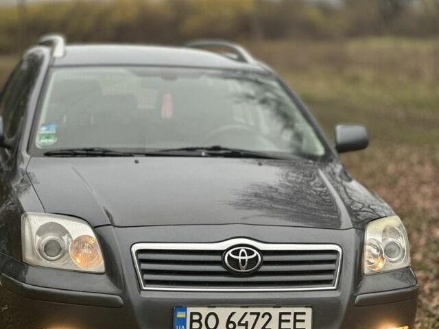 Серый Тойота Авенсис, объемом двигателя 1.8 л и пробегом 200 тыс. км за 5600 $, фото 1 на Automoto.ua