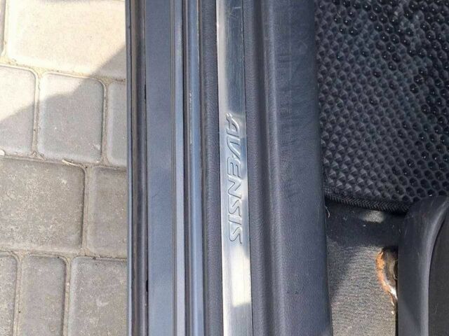 Серый Тойота Авенсис, объемом двигателя 1.8 л и пробегом 211 тыс. км за 5500 $, фото 8 на Automoto.ua