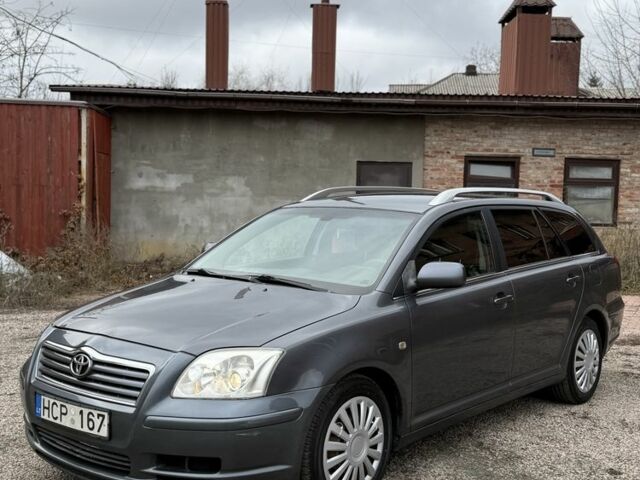 Серый Тойота Авенсис, объемом двигателя 2 л и пробегом 300 тыс. км за 3250 $, фото 2 на Automoto.ua