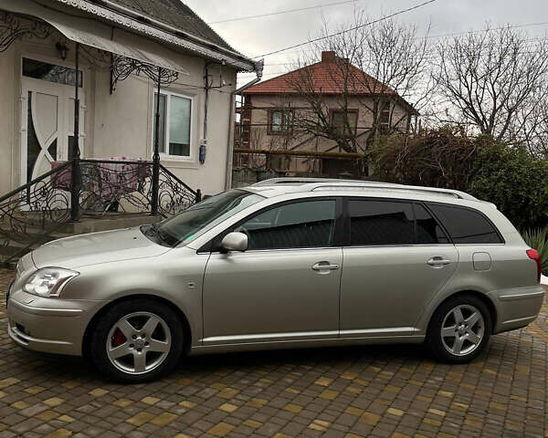 Серый Тойота Авенсис, объемом двигателя 1.79 л и пробегом 242 тыс. км за 6800 $, фото 2 на Automoto.ua