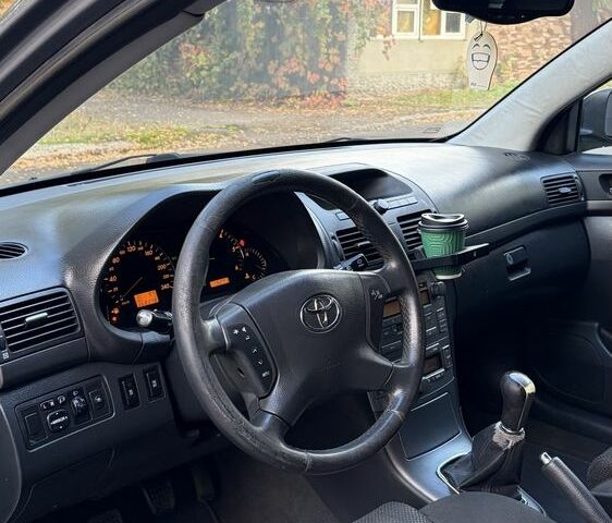 Сірий Тойота Авенсіс, об'ємом двигуна 2 л та пробігом 300 тис. км за 3100 $, фото 11 на Automoto.ua