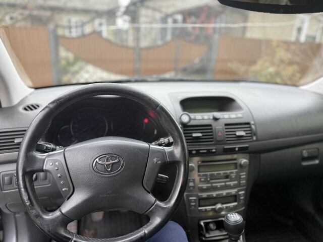 Серый Тойота Авенсис, объемом двигателя 2.2 л и пробегом 240 тыс. км за 4800 $, фото 7 на Automoto.ua