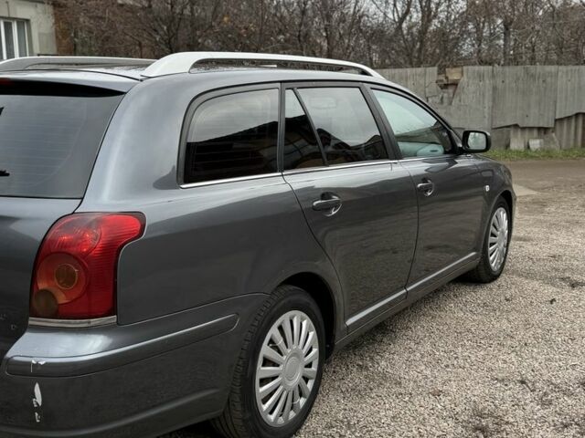 Серый Тойота Авенсис, объемом двигателя 2 л и пробегом 300 тыс. км за 3250 $, фото 9 на Automoto.ua