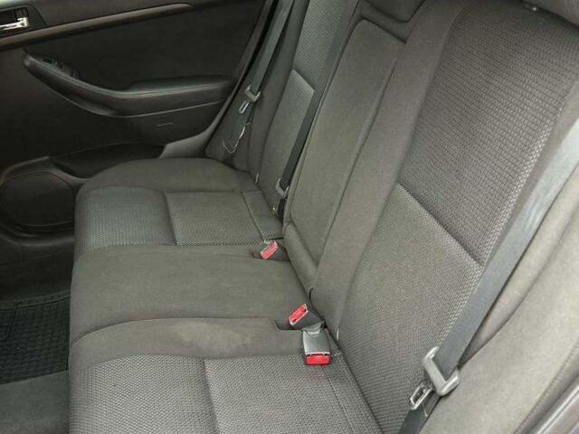 Серый Тойота Авенсис, объемом двигателя 2 л и пробегом 300 тыс. км за 3250 $, фото 20 на Automoto.ua