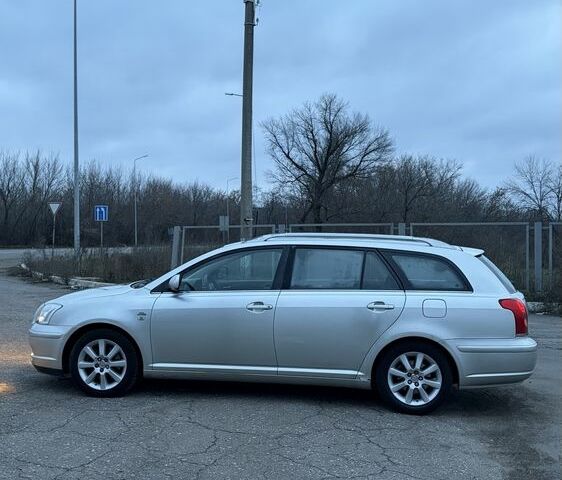 Серый Тойота Авенсис, объемом двигателя 2 л и пробегом 300 тыс. км за 2950 $, фото 6 на Automoto.ua