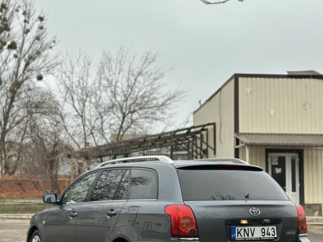 Серый Тойота Авенсис, объемом двигателя 2 л и пробегом 300 тыс. км за 3550 $, фото 5 на Automoto.ua