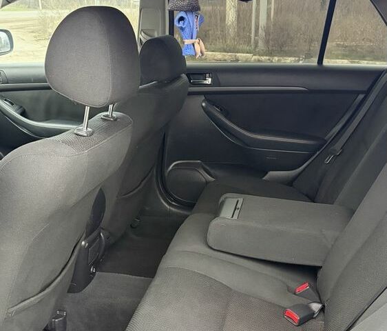 Серый Тойота Авенсис, объемом двигателя 2 л и пробегом 300 тыс. км за 3250 $, фото 18 на Automoto.ua