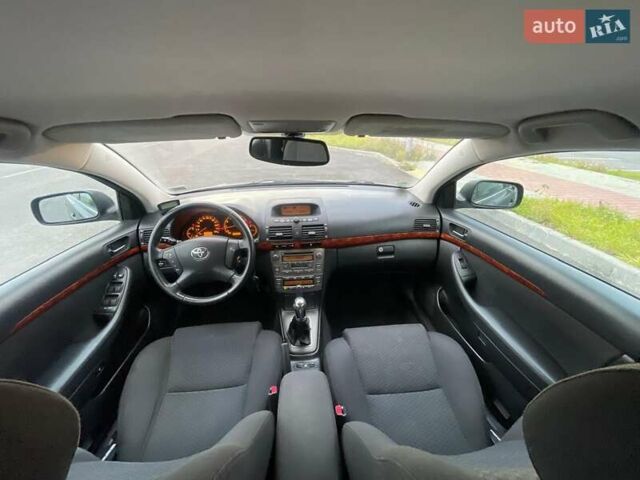 Серый Тойота Авенсис, объемом двигателя 1.79 л и пробегом 203 тыс. км за 7200 $, фото 8 на Automoto.ua