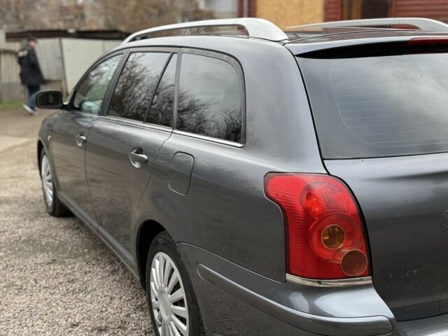 Серый Тойота Авенсис, объемом двигателя 2 л и пробегом 300 тыс. км за 3250 $, фото 8 на Automoto.ua