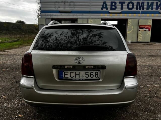 Серый Тойота Авенсис, объемом двигателя 2 л и пробегом 300 тыс. км за 2300 $, фото 3 на Automoto.ua