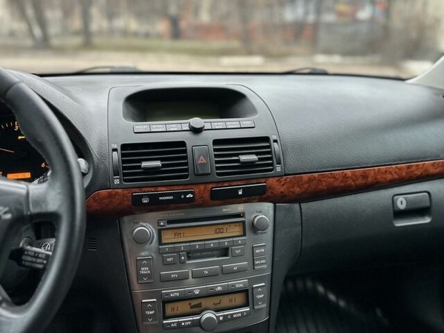 Серый Тойота Авенсис, объемом двигателя 2 л и пробегом 300 тыс. км за 3550 $, фото 16 на Automoto.ua