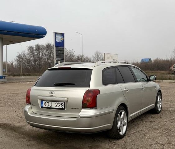 Серый Тойота Авенсис, объемом двигателя 2 л и пробегом 300 тыс. км за 3250 $, фото 7 на Automoto.ua