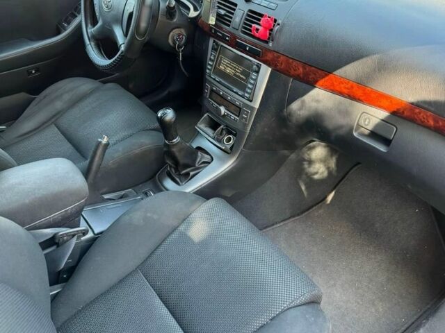 Серый Тойота Авенсис, объемом двигателя 2 л и пробегом 300 тыс. км за 2900 $, фото 12 на Automoto.ua