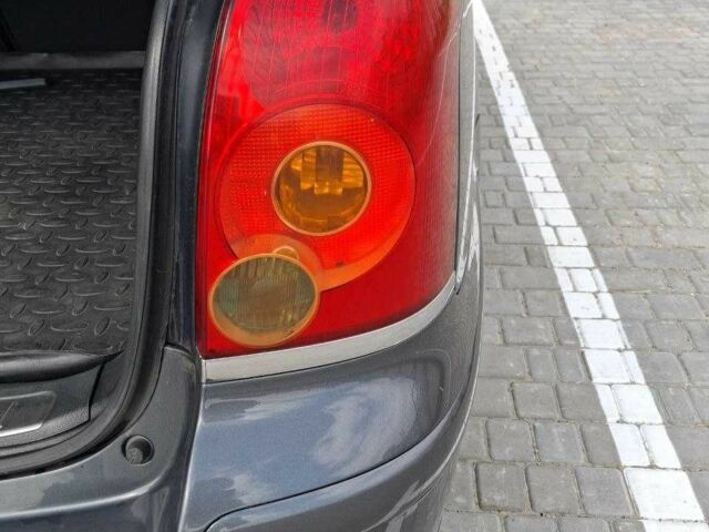 Серый Тойота Авенсис, объемом двигателя 1.8 л и пробегом 211 тыс. км за 5500 $, фото 14 на Automoto.ua