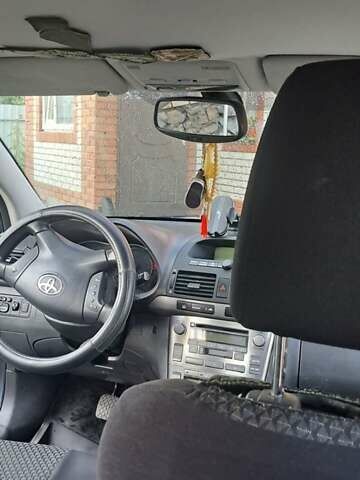 Серый Тойота Авенсис, объемом двигателя 2.2 л и пробегом 230 тыс. км за 4700 $, фото 4 на Automoto.ua