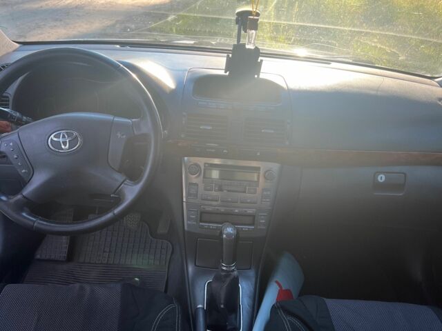 Серый Тойота Авенсис, объемом двигателя 2 л и пробегом 296 тыс. км за 6300 $, фото 5 на Automoto.ua