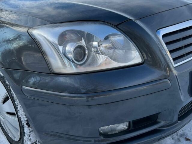 Серый Тойота Авенсис, объемом двигателя 1.8 л и пробегом 190 тыс. км за 5700 $, фото 1 на Automoto.ua