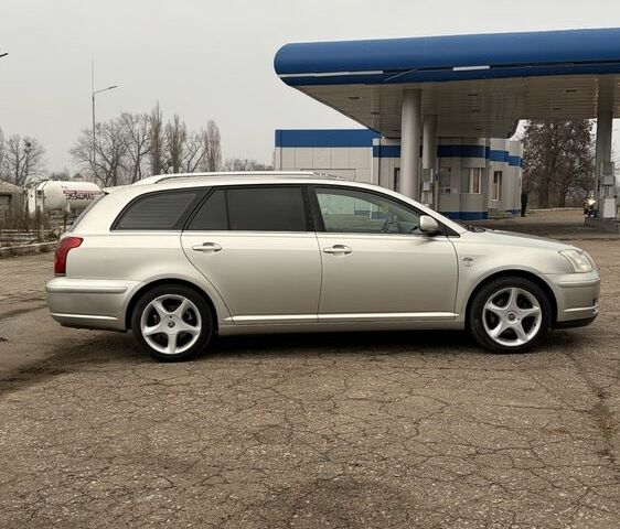 Серый Тойота Авенсис, объемом двигателя 2 л и пробегом 300 тыс. км за 3250 $, фото 8 на Automoto.ua