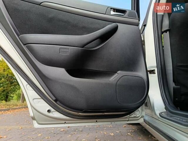 Серый Тойота Авенсис, объемом двигателя 1.8 л и пробегом 266 тыс. км за 6500 $, фото 17 на Automoto.ua
