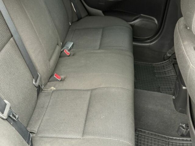 Серый Тойота Авенсис, объемом двигателя 2 л и пробегом 300 тыс. км за 3250 $, фото 18 на Automoto.ua