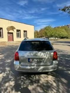 Серый Тойота Авенсис, объемом двигателя 2 л и пробегом 300 тыс. км за 2900 $, фото 5 на Automoto.ua