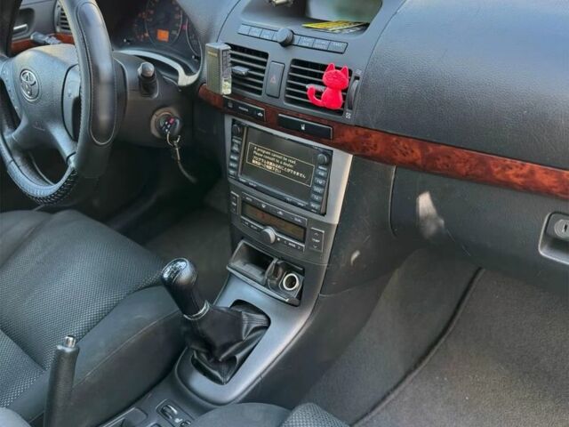 Серый Тойота Авенсис, объемом двигателя 2 л и пробегом 300 тыс. км за 2900 $, фото 13 на Automoto.ua