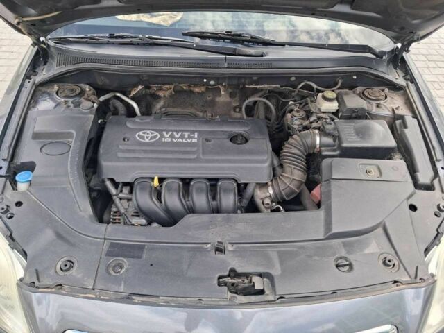 Серый Тойота Авенсис, объемом двигателя 1.8 л и пробегом 211 тыс. км за 5500 $, фото 16 на Automoto.ua