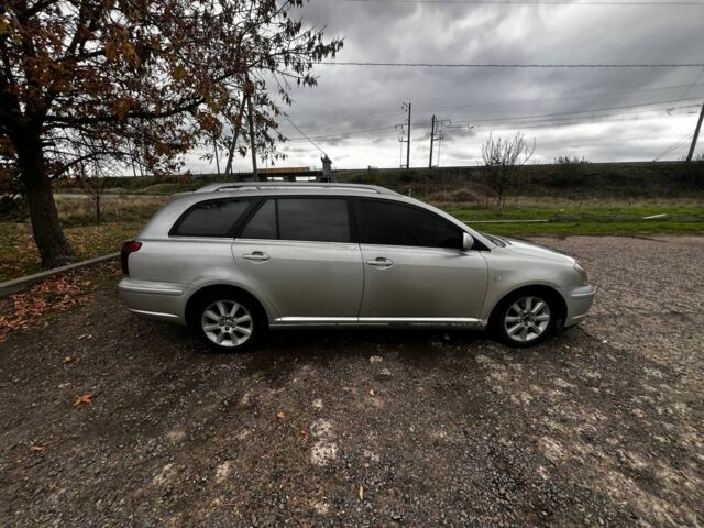 Серый Тойота Авенсис, объемом двигателя 2 л и пробегом 300 тыс. км за 2300 $, фото 2 на Automoto.ua