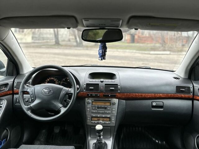 Серый Тойота Авенсис, объемом двигателя 2 л и пробегом 300 тыс. км за 3550 $, фото 11 на Automoto.ua