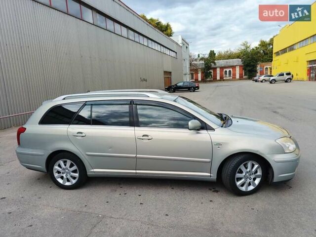Серый Тойота Авенсис, объемом двигателя 2.2 л и пробегом 262 тыс. км за 6500 $, фото 2 на Automoto.ua