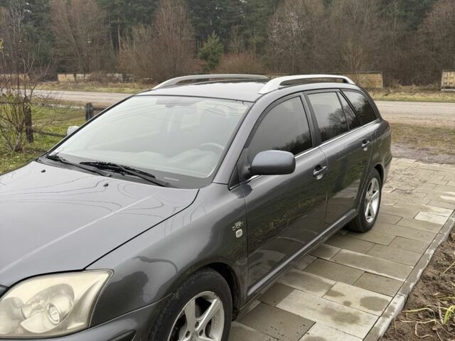 Серый Тойота Авенсис, объемом двигателя 2.2 л и пробегом 240 тыс. км за 4800 $, фото 1 на Automoto.ua