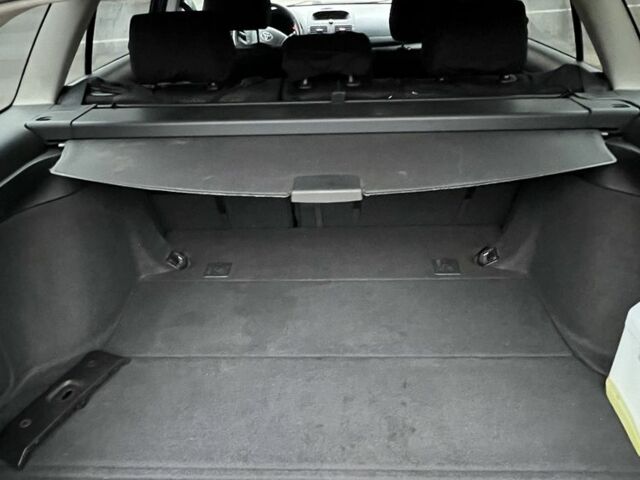 Серый Тойота Авенсис, объемом двигателя 2 л и пробегом 336 тыс. км за 2600 $, фото 13 на Automoto.ua