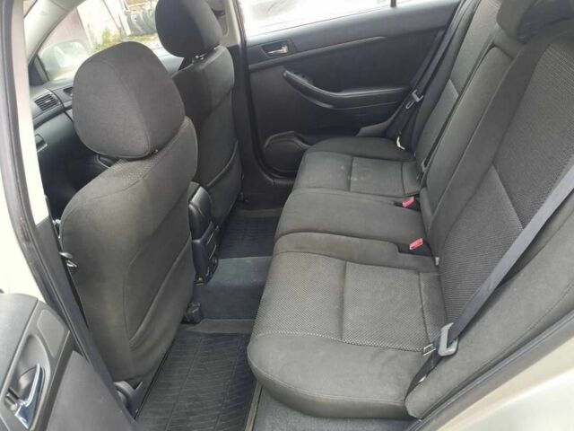 Серый Тойота Авенсис, объемом двигателя 2 л и пробегом 1 тыс. км за 2550 $, фото 6 на Automoto.ua