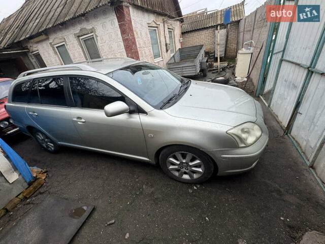 Серый Тойота Авенсис, объемом двигателя 2 л и пробегом 300 тыс. км за 6200 $, фото 3 на Automoto.ua