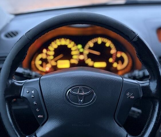 Серый Тойота Авенсис, объемом двигателя 2 л и пробегом 300 тыс. км за 2950 $, фото 11 на Automoto.ua