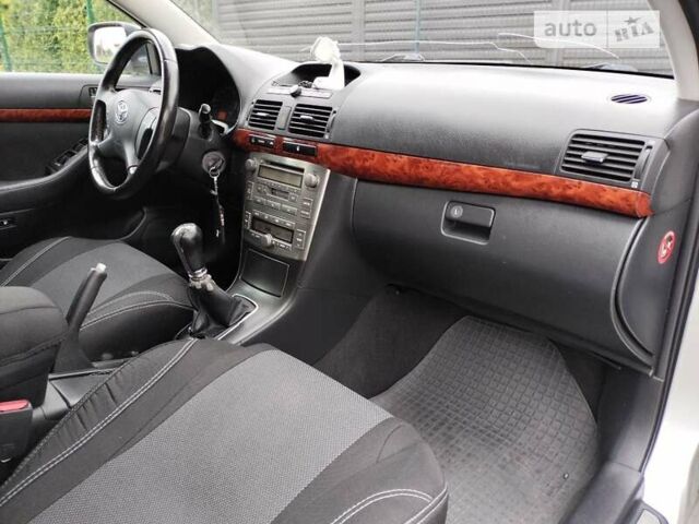 Сірий Тойота Авенсіс, об'ємом двигуна 2 л та пробігом 280 тис. км за 5900 $, фото 59 на Automoto.ua