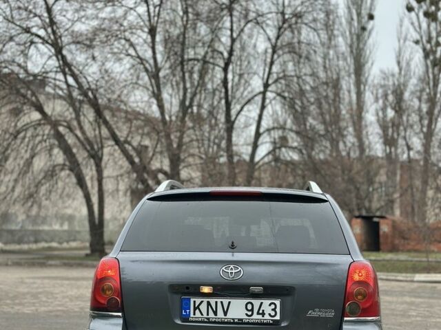 Серый Тойота Авенсис, объемом двигателя 2 л и пробегом 300 тыс. км за 3550 $, фото 4 на Automoto.ua