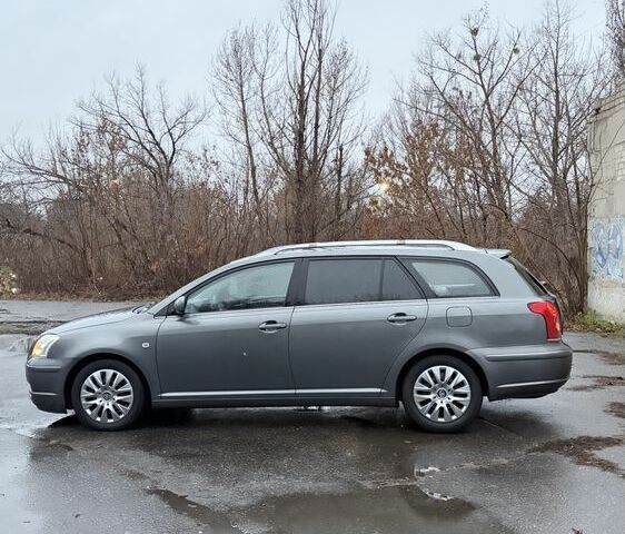 Серый Тойота Авенсис, объемом двигателя 2 л и пробегом 300 тыс. км за 3150 $, фото 7 на Automoto.ua