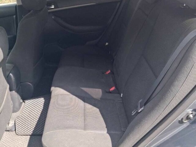 Серый Тойота Авенсис, объемом двигателя 1.8 л и пробегом 211 тыс. км за 5500 $, фото 4 на Automoto.ua