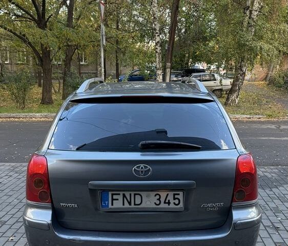 Сірий Тойота Авенсіс, об'ємом двигуна 2 л та пробігом 300 тис. км за 3100 $, фото 5 на Automoto.ua
